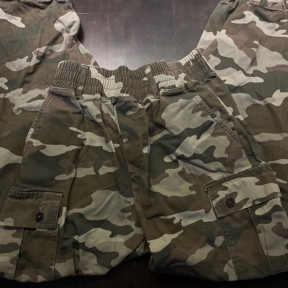 Forever 21 Women’s Camo Cargo Pants
